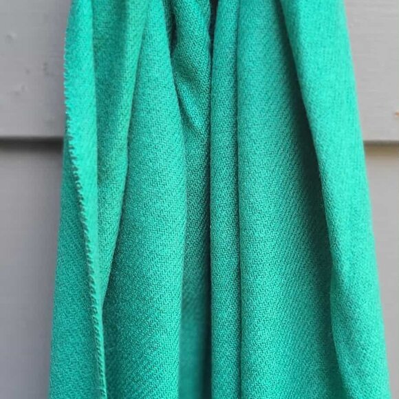 Cashmere Green Scarf 100% Scottish Cashmere NEW! - Picture 5 of 9